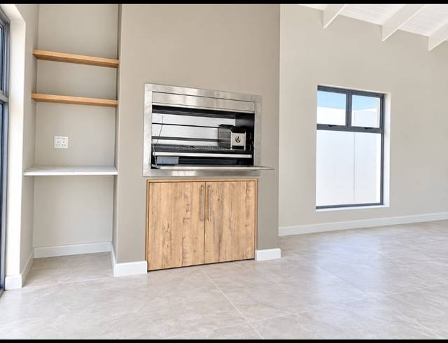 4 BEDROOM FREESTANDING FOR SALE IN SANDOWN